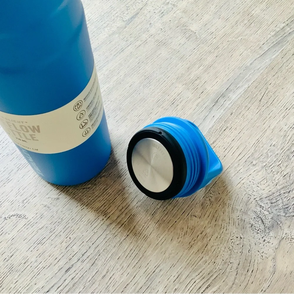 NWT☀️Stanley IceFlow Bottle in Bright Blue 24oz. - Picture 5 of 7